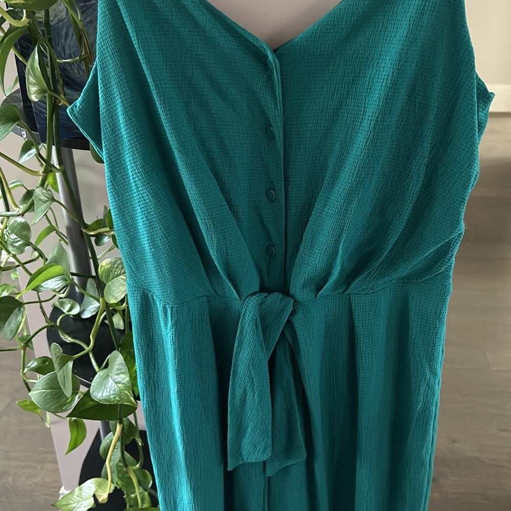 Cute green romper for summer! - Picture 2 of 3